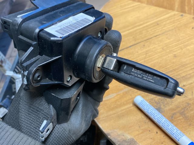 bontott AUDI Q7 Gyújtáskapcsoló Házzal