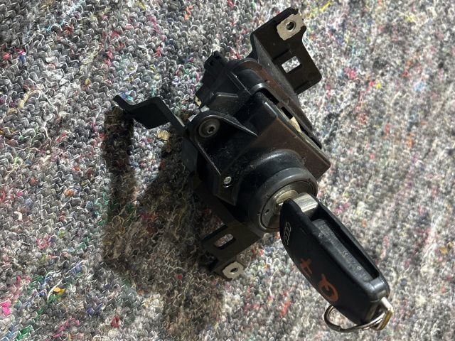 bontott AUDI Q7 Gyújtáskapcsoló Házzal