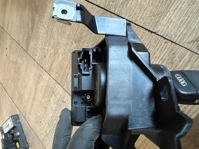 bontott AUDI Q7 Gyújtáskapcsoló