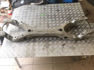 bontott AUDI Q7 Hátsó Bölcső