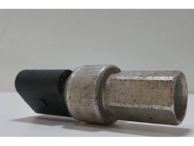 bontott AUDI Q7 Jeladó (Magában)