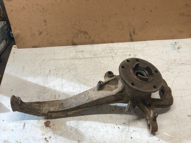 bontott AUDI Q7 Jobb első Csonkállvány Kerékaggyal