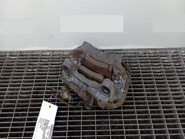 bontott AUDI Q7 Jobb hátsó Féknyereg Munkahengerrel