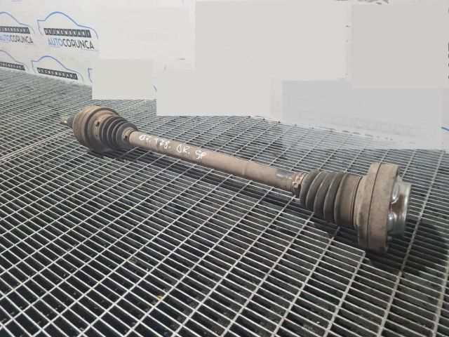 bontott AUDI Q7 Jobb hátsó Féltengely