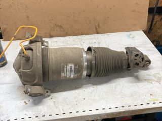 bontott AUDI Q7 Jobb hátsó Rugó