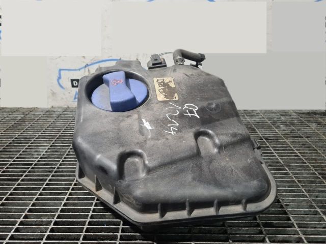 bontott AUDI Q7 Kiegyenlítő Tartály