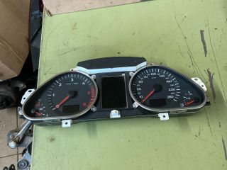 bontott AUDI Q7 Kilométeróra