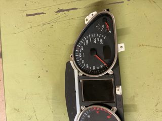 bontott AUDI Q7 Kilométeróra