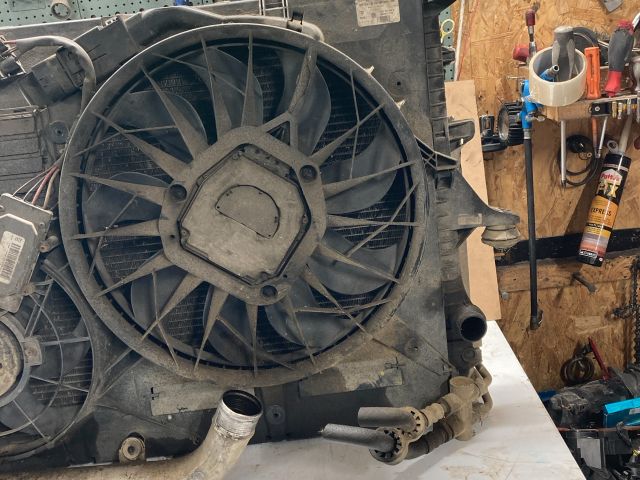 bontott AUDI Q7 Komplett Homlokfal (Részeivel)