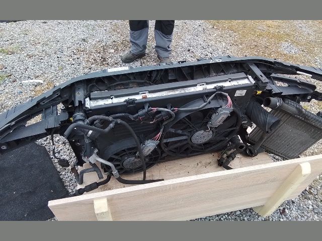 bontott AUDI Q7 Komplett Homlokfal (Részeivel)