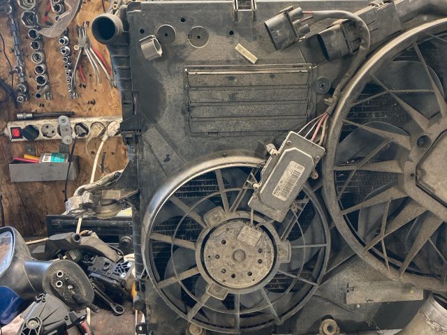 bontott AUDI Q7 Komplett Homlokfal (Részeivel)