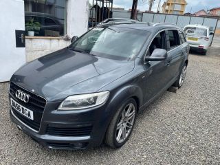 bontott AUDI Q7 Komplett Vezérlés Burkolat