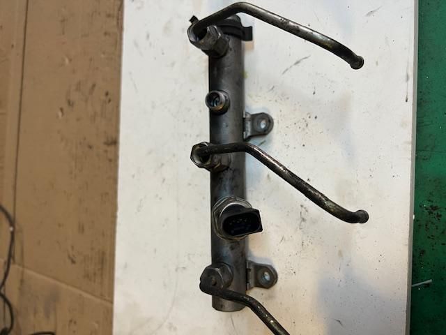 bontott AUDI Q7 Közösnyomócső