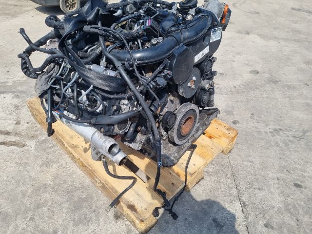 bontott AUDI Q7 Motor (Fűzött blokk hengerfejjel)