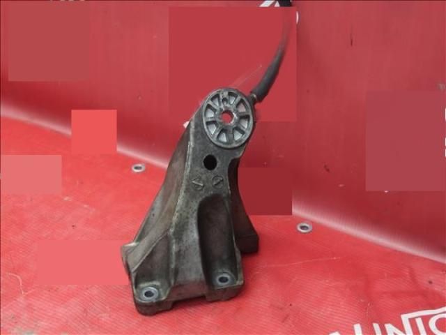 bontott AUDI Q7 Motor Tartó Bak (Fém)