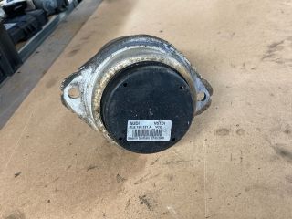 bontott AUDI Q7 Motor Tartó Bak (Pozíciófüggetlen)