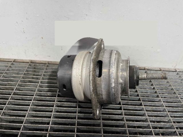 bontott AUDI Q7 Motor Tartó Bak (Pozíciófüggetlen)