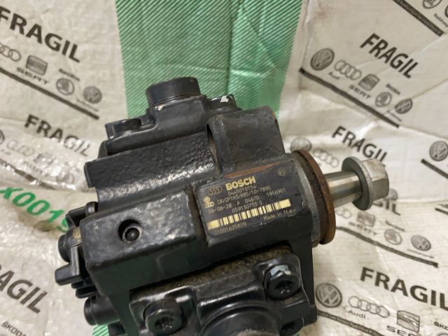 bontott AUDI Q7 Nagynyomású Szivattyú