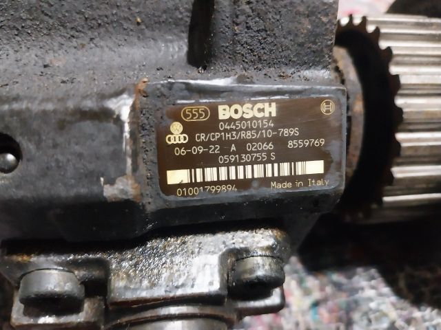 bontott AUDI Q7 Nagynyomású Szivattyú