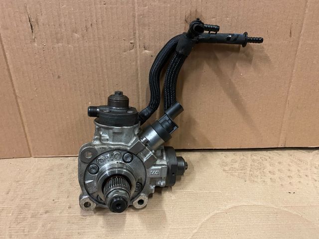 bontott AUDI Q7 Nagynyomású Szivattyú