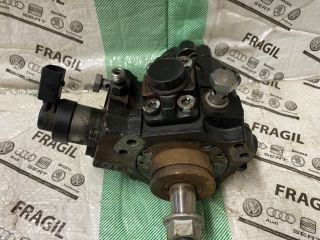 bontott AUDI Q7 Nagynyomású Szivattyú