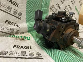 bontott AUDI Q7 Nagynyomású Szivattyú