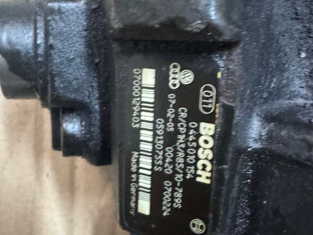 bontott AUDI Q7 Nagynyomású Szivattyú