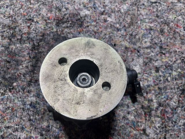 bontott AUDI Q7 Nagynyomású Szivattyú