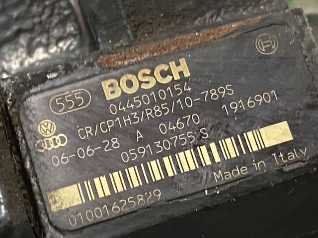 bontott AUDI Q7 Nagynyomású Szivattyú