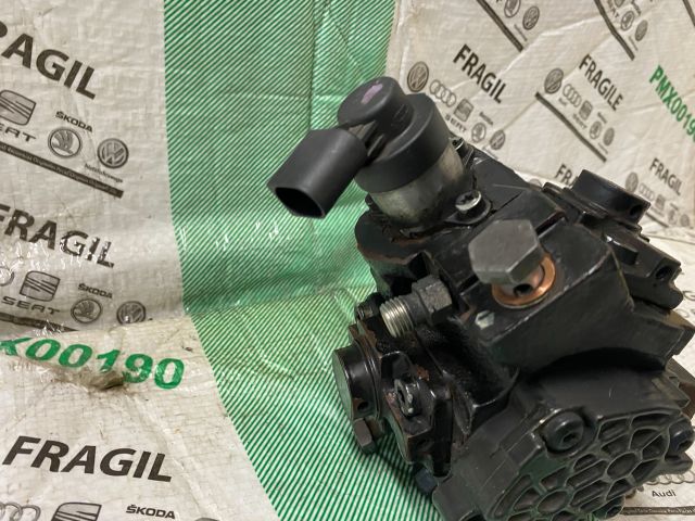 bontott AUDI Q7 Nagynyomású Szivattyú