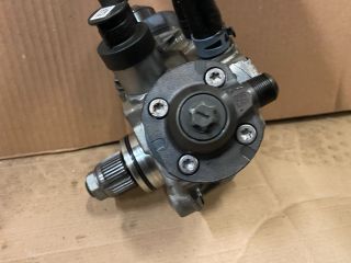 bontott AUDI Q7 Nagynyomású Szivattyú