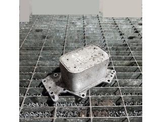 bontott AUDI Q7 Olajhűtő