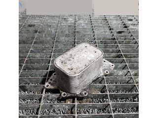 bontott AUDI Q7 Olajhűtő