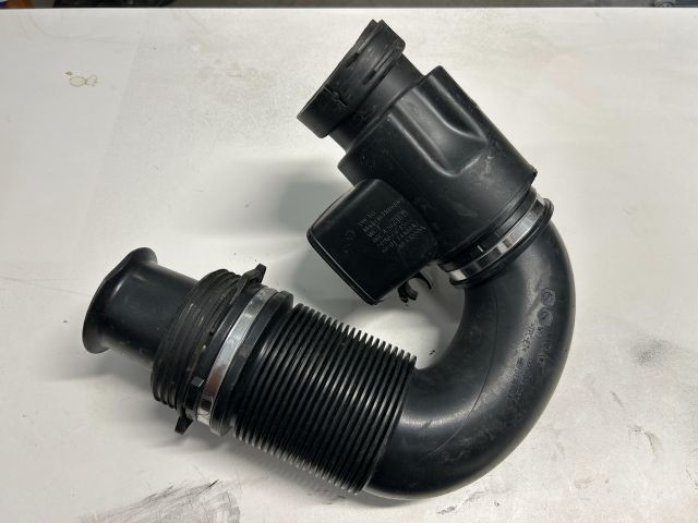 bontott AUDI Q7 Légbeömlő Cső