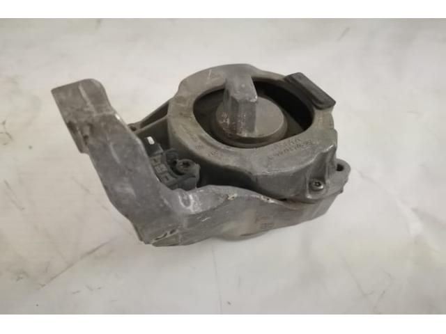 bontott AUDI Q7 Motor Tartó Bak Bal