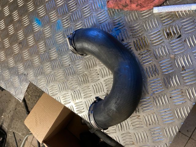 bontott AUDI Q7 Turbócső