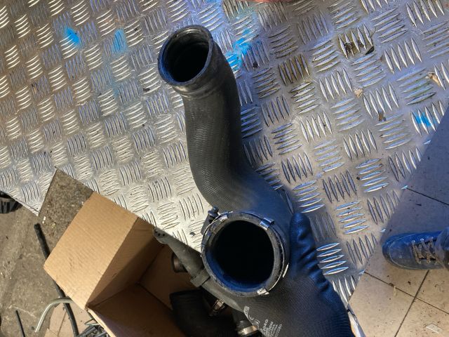 bontott AUDI Q7 Turbócső