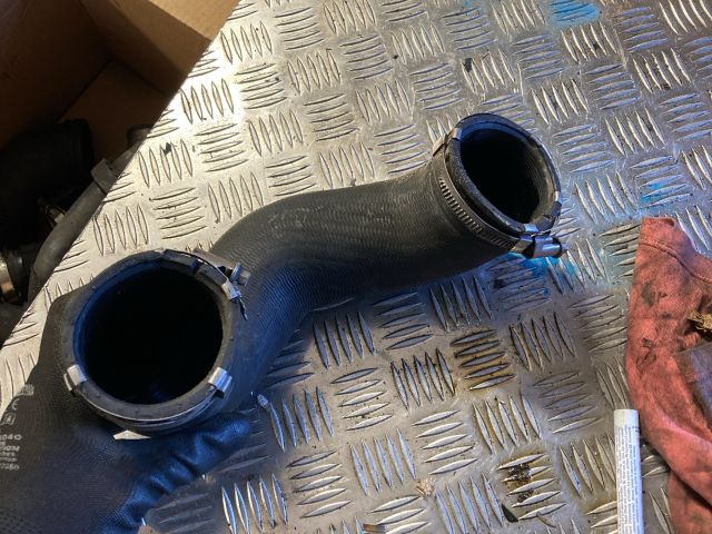 bontott AUDI Q7 Turbócső