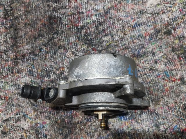 bontott AUDI Q7 Vákumpumpa