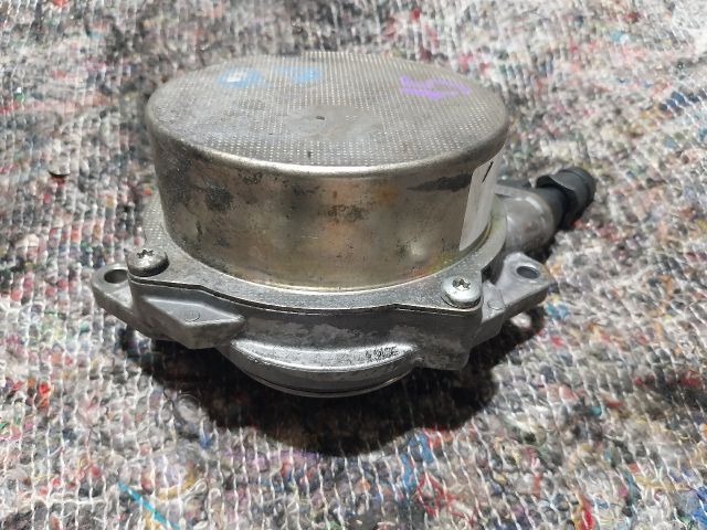 bontott AUDI Q7 Vákumpumpa