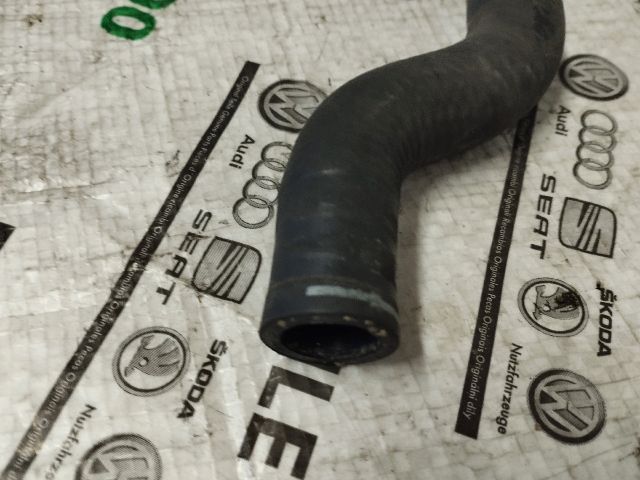 bontott AUDI Q7 Vízcső