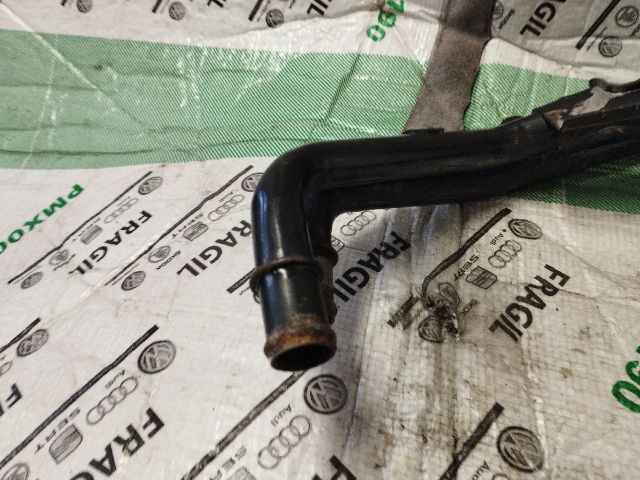bontott AUDI Q7 Vízcső