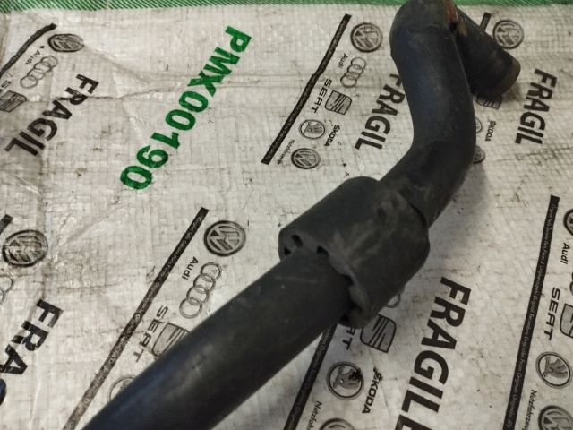 bontott AUDI Q7 Vízcső