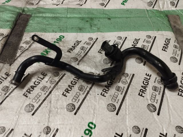 bontott AUDI Q7 Vízcső