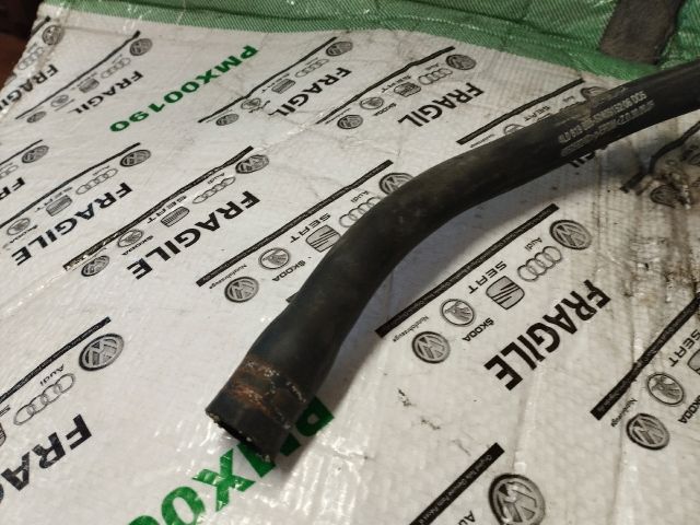 bontott AUDI Q7 Vízcső