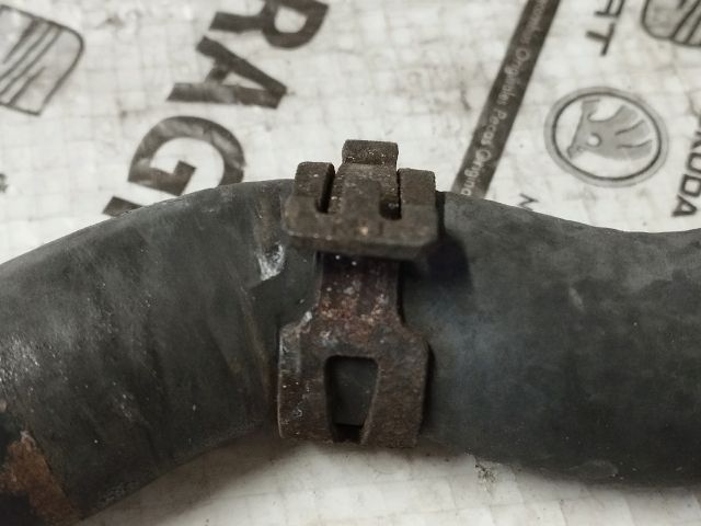 bontott AUDI Q7 Vízcső