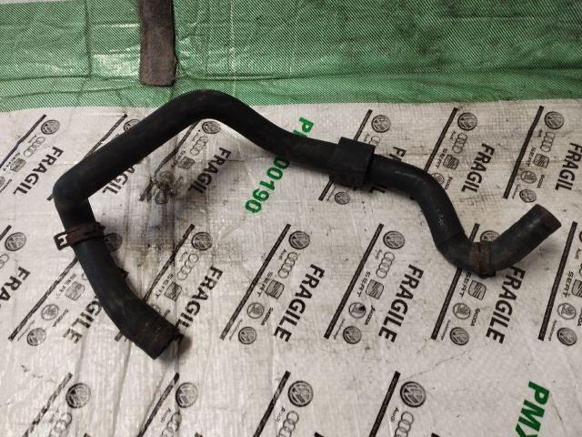 bontott AUDI Q7 Vízcső