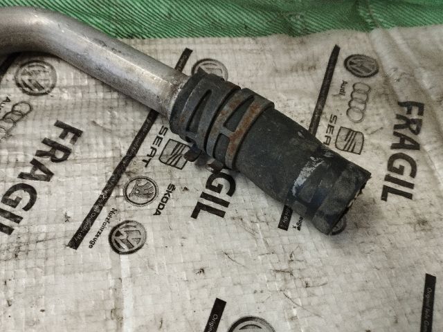 bontott AUDI Q7 Vízcső