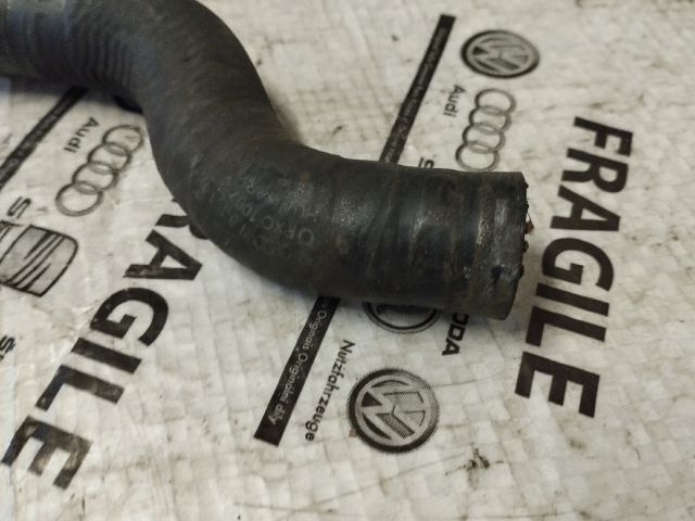 bontott AUDI Q7 Vízcső