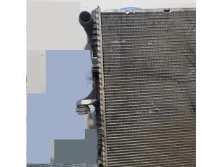 bontott AUDI Q7 Vízhűtő Radiátor (Klímás)